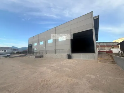 Galpão/Depósito/Armazém para alugar, 720m² no Vila Becker, Santo Amaro da Imperatriz