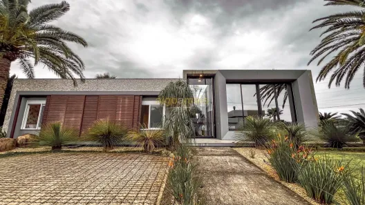 Casa de Condomínio com 4 Quartos à venda, 219m² no XANGRI-LÁ, Osório