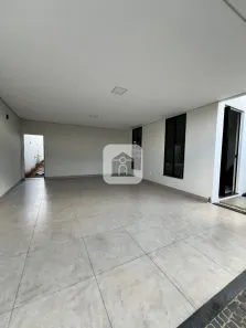Casa com 3 Quartos à venda, 250m² no Laranjeiras, Uberlândia