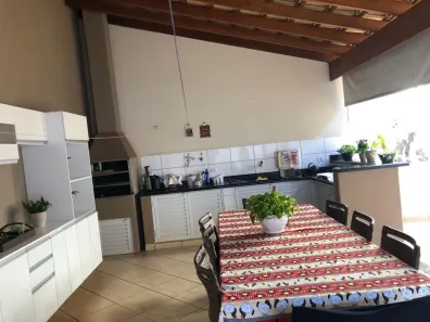 Casa com 3 Quartos à venda, 227m² no Jardim Aviação, Presidente Prudente