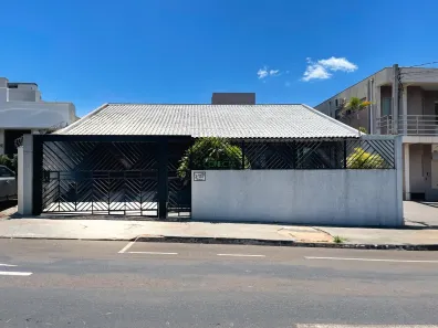 Casa com 3 Quartos para alugar, 390m² no Centro, Londrina