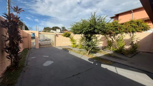 Casa com 3 Quartos para alugar, 150m² no Jardim São Bento, Uberaba