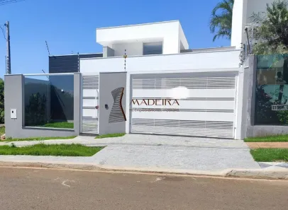 Casa com 3 Quartos à venda, 117m² no Jardim Canadá, Maringá