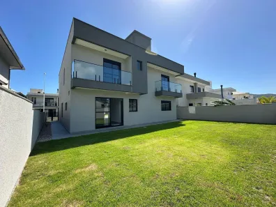 Casa com 4 Quartos à venda, 293m² no São João do Rio Vermelho, Florianópolis