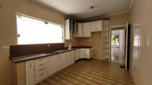 Casa com 3 Quartos para alugar, 120m² no Jardim Vila Galvão, Guarulhos