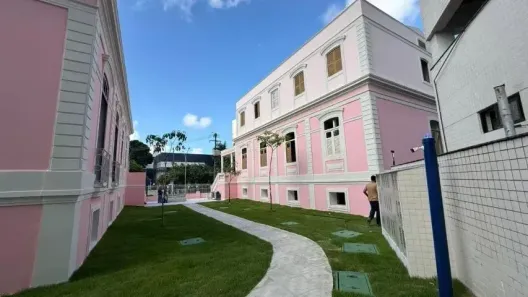 Casa com 8 Quartos para alugar, 700m² no Soledade, Recife