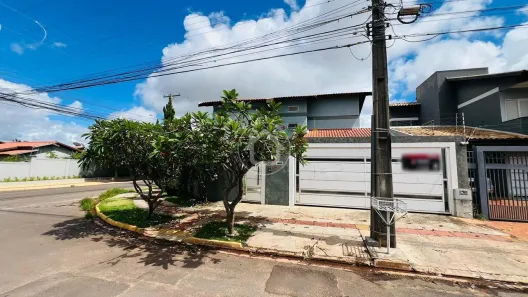 Sobrado com 5 Quartos à venda, 380m² no Carandá Bosque, Campo Grande