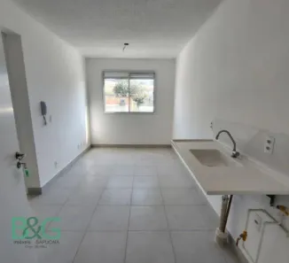 Apartamento com 2 Quartos para alugar, 32m² no Vila Carmosina, São Paulo