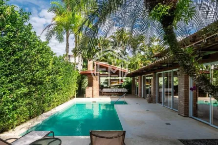 Casa de Condomínio com 5 Quartos à venda, 200m² no Itamambuca, Ubatuba