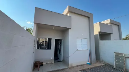 Casa com 2 Quartos para alugar, 70m² no Petrópolis, Várzea Grande