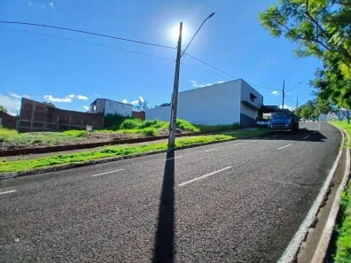 Lote/Terreno à venda, 306m² no Conjunto Habitacional Requião, Maringá
