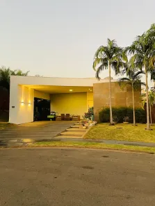 Casa de Condomínio com 3 Quartos para alugar, 217m² no Jardim Itália, Cuiabá