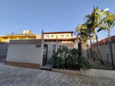 Casa com 4 Quartos à venda, 300m² no Centro, Arapongas