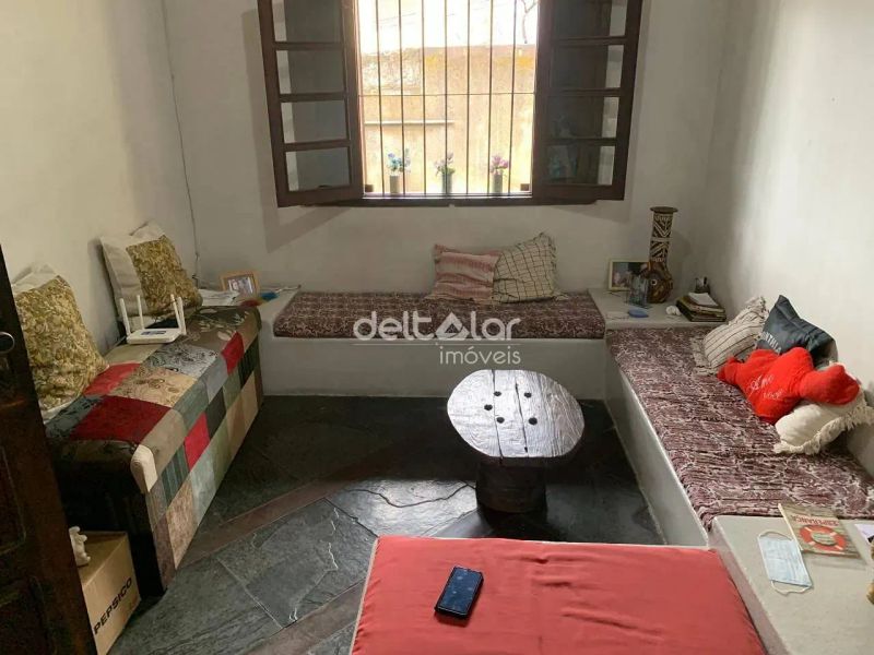 Casa com 4 quartos — Santa Amélia, Belo Horizonte
