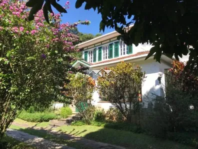 Casa com 4 Quartos para alugar, 314m² no Centro, Petrópolis