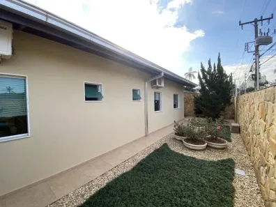 Sobrado com 4 Quartos à venda, 275m² no Anita Garibaldi, Joinville