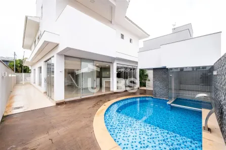 Casa de Condomínio com 5 Quartos à venda, 331m² no Jardins Madri, Goiânia