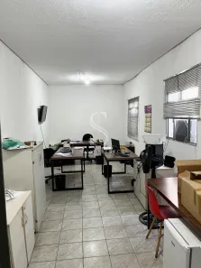 Galpão/Depósito/Armazém à venda, 320m² no Jardim Oriental, São Paulo