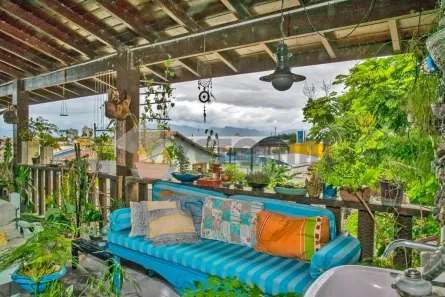 Sobrado com 8 Quartos à venda, 445m² no Jardim Califórnia, Caraguatatuba