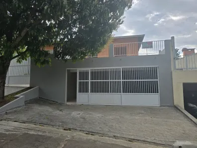 Casa de Condomínio com 4 Quartos para alugar, 220m² no Pinus Park, Cotia