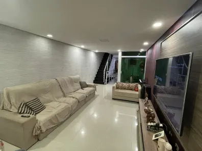 Sobrado com 3 Quartos à venda, 250m² no Vila Assunção, Santo André