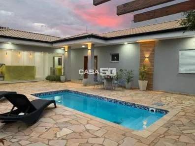 Fazenda/Sítio com 3 Quartos à venda, 200m² no Recanto dos Dourados, Campinas