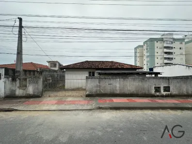 Casa com 2 Quartos para alugar, 62m² no Barreiros, São José