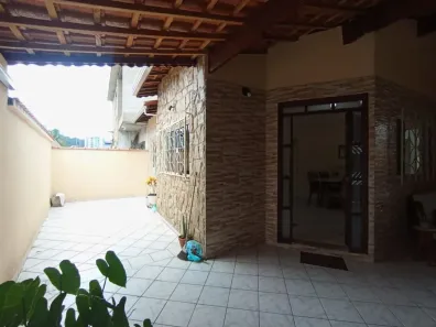 Casa com 2 Quartos para alugar, 175m² no Canto do Forte, Praia Grande