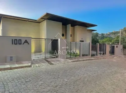 Casa com 3 Quartos à venda, 500m² no Quitandinha, Petrópolis