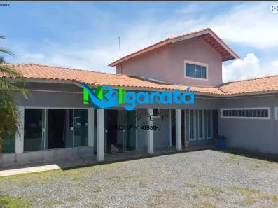 Fazenda/Sítio com 8 Quartos à venda, 400m² no Centro, Igaratá