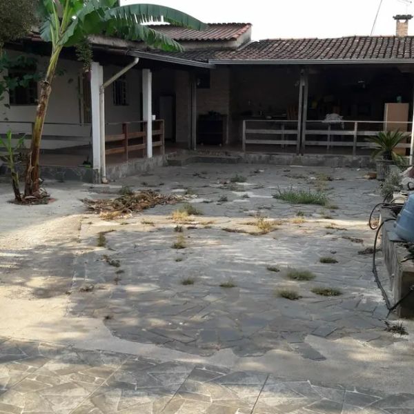 Casa com 3 quartos — Santa Mônica, Belo Horizonte