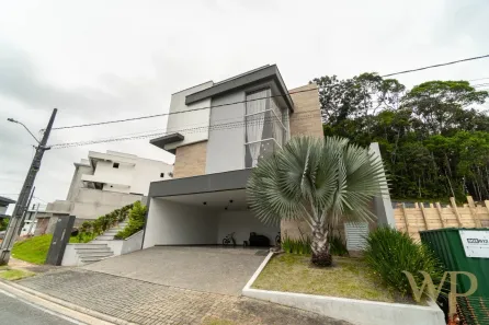 Casa de Condomínio com 3 Quartos à venda, 222m² no Vila Nova, Joinville
