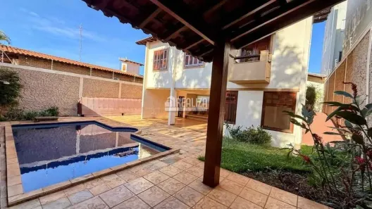 Casa com 3 Quartos à venda, 269m² no Boa Vista, Uberaba