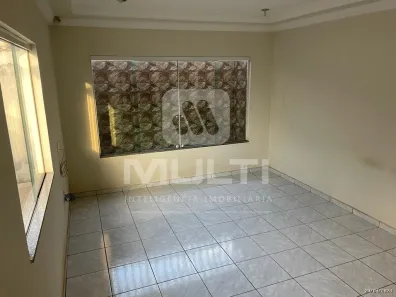 Casa com 3 Quartos à venda, 221m² no Segismundo Pereira, Uberlândia