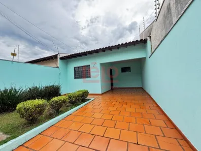Casa com 3 Quartos para alugar, 94m² no Jardim São Silvestre, Maringá