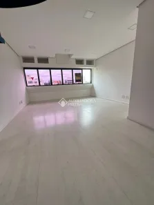 Sala Comercial à venda, 103m² no Passo da Areia, Porto Alegre