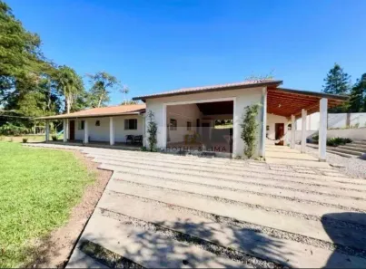 Fazenda/Sítio com 3 Quartos à venda, 210m² no Chácara Marambaia, Caçapava