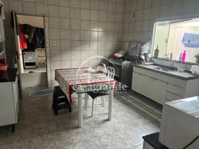 Casa com 3 Quartos à venda, 180m² no Osvaldo Rezende, Uberlândia
