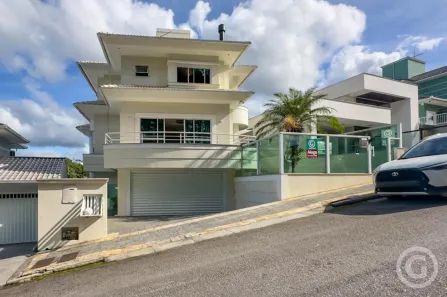 Casa com 4 Quartos para alugar, 232m² no Pedra Branca, Palhoça