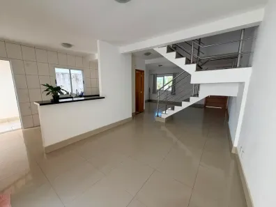 Casa de Condomínio com 3 Quartos para alugar, 180m² no Santa Cruz, Cuiabá