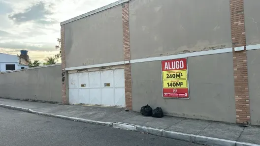 Galpão/Depósito/Armazém para alugar, 240m² no Centro, São Pedro da Aldeia