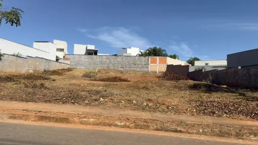 Lote/Terreno à venda, 589m² no Residencial Grand Royale, Montes Claros