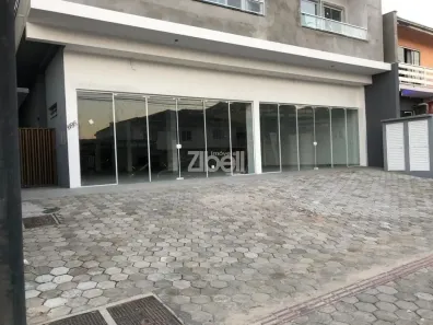 Sala Comercial para alugar, 244m² no Iririú, Joinville