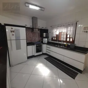 Casa com 3 Quartos à venda, 200m² no Vila Suissa, Mogi das Cruzes