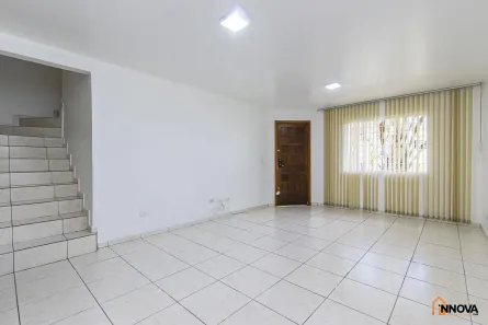 Sobrado com 3 Quartos para alugar, 143m² no Xaxim, Curitiba