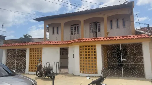Casa com 5 Quartos para alugar, 260m² no Marambaia, Belém