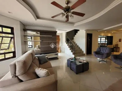 Casa de Condomínio com 3 Quartos para alugar, 320m² no Hípica, Porto Alegre