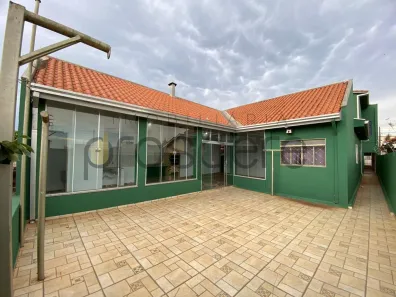 Casa com 3 Quartos à venda, 197m² no Centro, Quatá