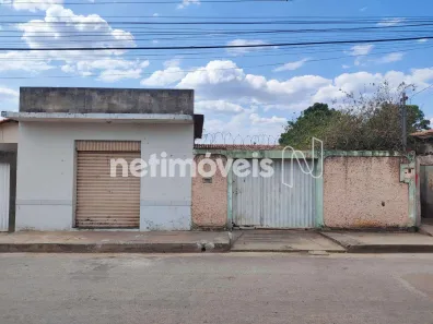 Casa com 3 Quartos à venda, 68m² no Santa Cruz, Janaúba