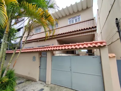 Casa com 3 Quartos para alugar, 90m² no Olaria, Rio de Janeiro